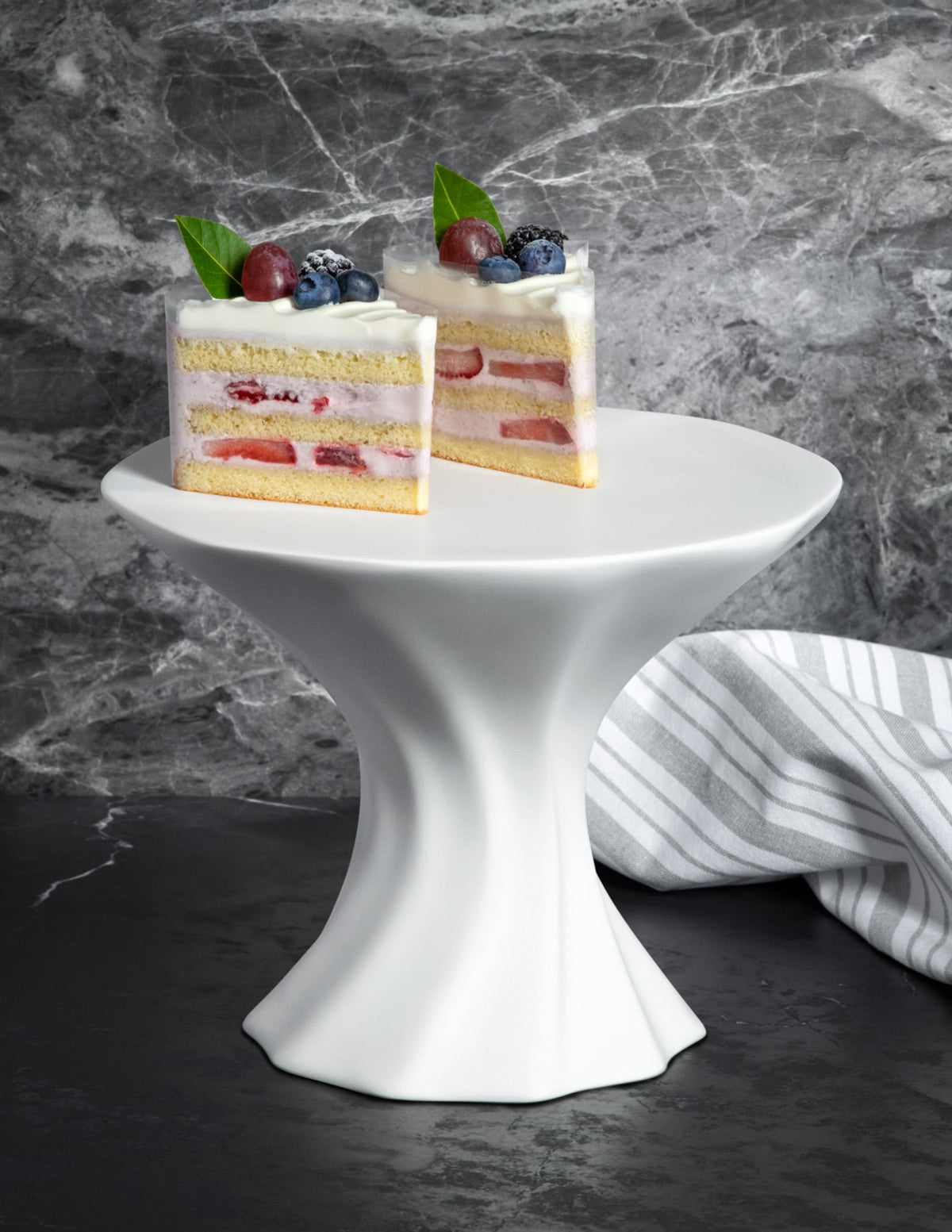 Cake stand