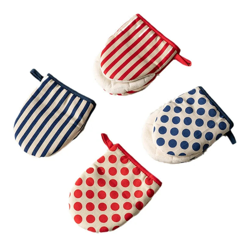Polka Dot Heat Resistant Oven Mitts