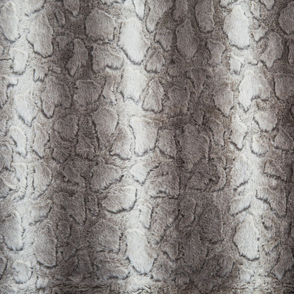 Tache Silver Snow Giraffe Faux Fur Throw Blanket (DY16)
